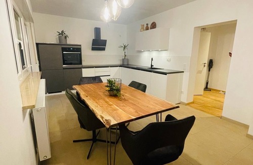 Allersberg Appartement | Moderne Ferienwohnung mit Großer Terrasse im Fränkischen Seenland