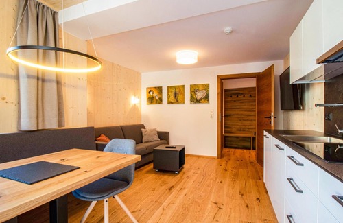 Rifenal Appartement | moderne Ferienwohnung in Zams