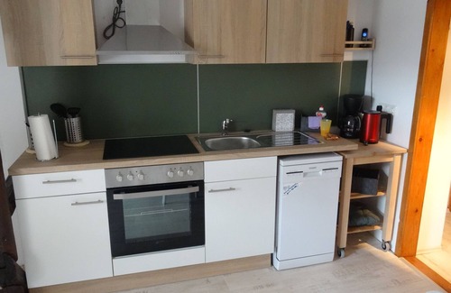 Gebesee Appartement | Moderne Ferienwohnung Nahe Erfurt, Wohn-u. Schlafbereich,küche,bad,kinderzimmer