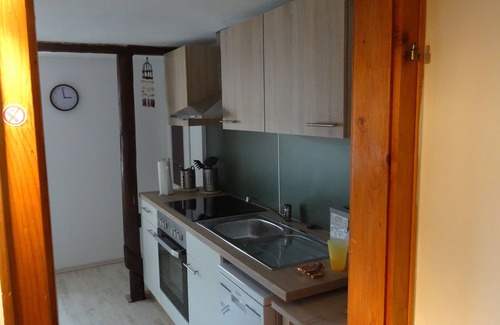 Gebesee Appartement | Moderne Ferienwohnung Nahe Erfurt, Wohn-u. Schlafbereich,küche,bad,kinderzimmer