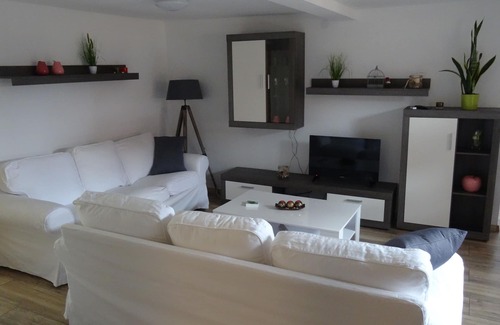 Gebesee Appartement | Moderne Ferienwohnung Nahe Erfurt, Wohn-u. Schlafbereich,küche,bad,kinderzimmer