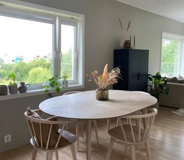 Trondheim Appartement | Moderne leilighet, 3 sov, parkering.