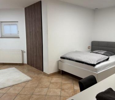 Wolfhagen Maison | Moderne Monteurwohnung mit Terrasse "Am Teichberg"