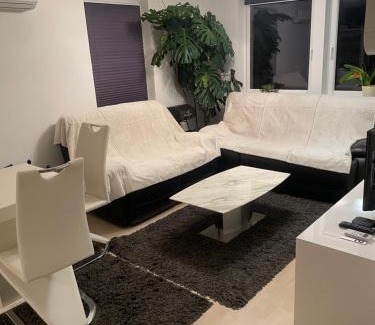 Oyenhausen Appartement | Moderne Wohnung mit Garten