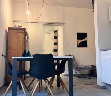 Lage Appartement | Modernes Tiny Apartment in Lage