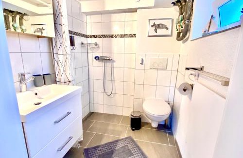 Denkte Appartement | Modernes Zimmer mit Küchenzeile und Bad