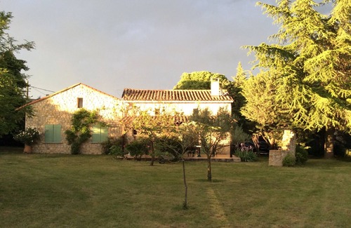 Lussan Maison | Bergerie, très calme, grand jardin pour familles