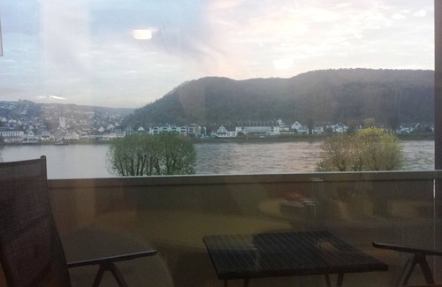 Bad Hoenningen Appartement | Appartement avec vue sur le Rhin moderne à Bad Hönningen