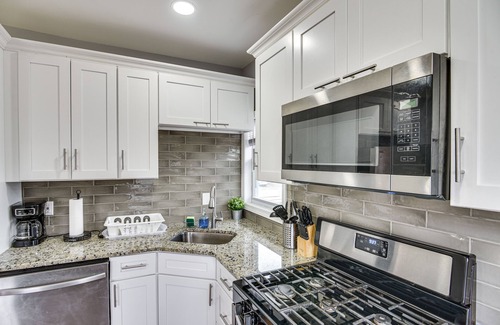 Cranston Appartement | Modernized Historic Apt, Walk to Downtown Cranston