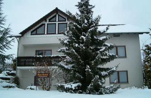 Waldeck Appartement | Logement de vacances *** aménagement moderne près du Parc National de Lellerwald