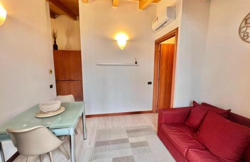 Certosa Appartement | Moderno con Design caldo e accogliente, con parcheggio gratuito e balcone privato, vicino a Fiere, Eventi e Concerti