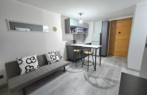 San Miguel Appartement | Moderno departamento full equipado en San Miguel, Santiago, a pasos del metro Departamental