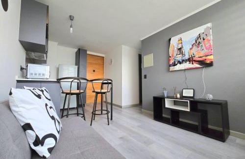 San Miguel Appartement | Moderno departamento full equipado en San Miguel, Santiago, a pasos del metro Departamental