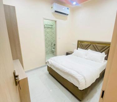 Palanpur Lit Et Petit-Déjeuner | Modest Rooms By Libra