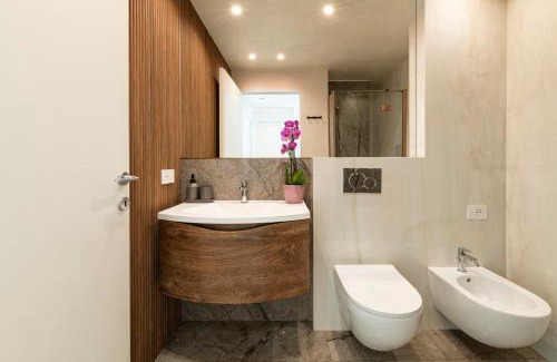 Milan Appartement | Modigliani terrace jacuzzi Golden House