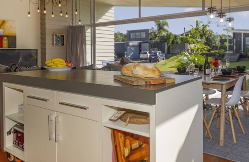 Matarangi Cottage | Modpod sur le tee-shirt - Matarangi Holiday Home