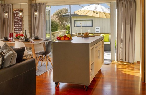 Matarangi Cottage | Modpod sur le tee-shirt - Matarangi Holiday Home