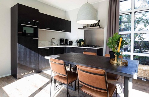 Avenhorn Chalet De Ski | ✓ Module Special at Park Westerkogge ✓ Holiday home for 4 people ✓ Located in Berkhout (North Holland) ✓ Waterfront holiday resort ✓ Book directly at the resort