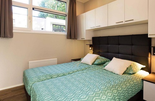 Avenhorn Chalet De Ski | ✓ Module Special at Park Westerkogge ✓ Holiday home for 4 people ✓ Located in Berkhout (North Holland) ✓ Waterfront holiday resort ✓ Book directly at the resort