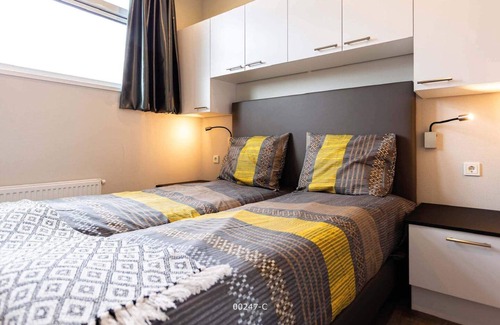 Cromvoirt Chalet De Ski | ✓ Module Special at Résidence de Leuvert ✓ Holiday home for 4 persons ✓ Located near Den Bosch (Noord-Brabant) ✓ Near De IJzeren Man ✓ Book directly through the park