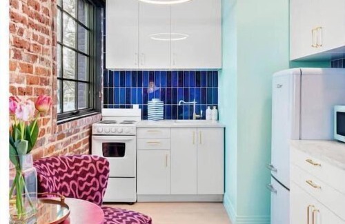 Capitol Hill Appartement | Moe Gram Art Suite 204