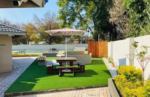 Emalahleni Maison | Mogoma Guesthouse
