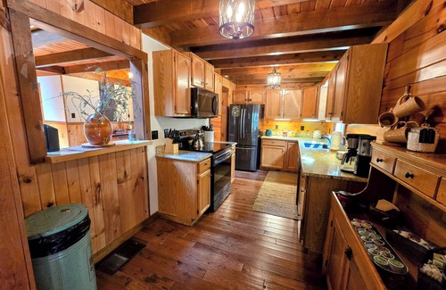 Nisbet Maison | Mohawk Mountain Lodge