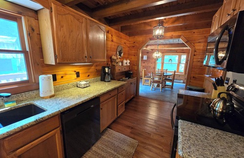 Nisbet Maison | Mohawk Mountain Lodge