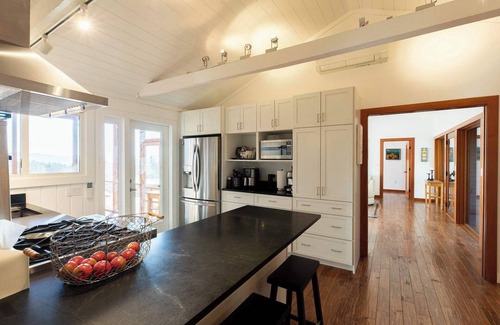 Accord Maison | Mohonk View: Hot Tub + Beautiful Mountain Views!
