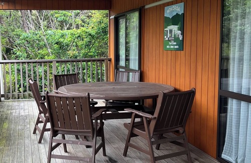 Tuateawa Maison | Mokoroa Retreat - peaceful location, pet friendly!