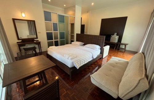 North Pattaya Cabine | Molecular cloud