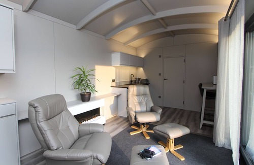 Marsham Cabine | Molly, nestled in a peaceful farm in Marsham, North Norfolk