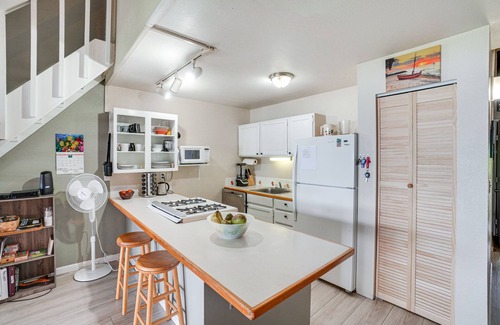 Kaunakakai Copropriété | Molokai Island Loft: Lanai, Pool + Walk to Beach!