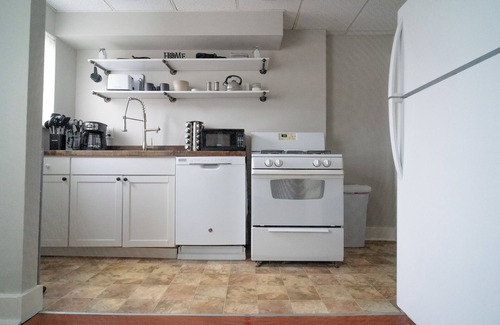 Bloomfield Maison | Momma Mary's Place @ Lawrenceville