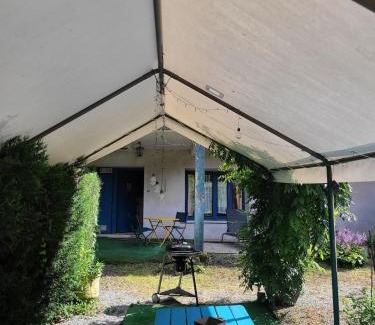 Saint-Leonard-de-Noblat Appartement | Mon Jacuzzi privé sur les pas de Compostelle