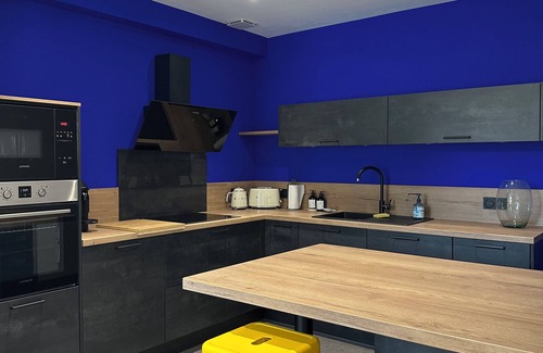 Vesoul Maison | Mon Pigeonnier - Centre Historique de Vesoul Nordic bath, terrace and parking lot