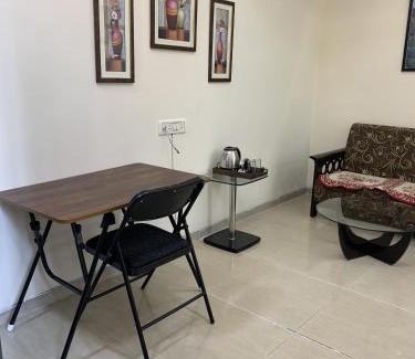 Ranwar Appartement | Mon Repose Studio Apt Bandra
