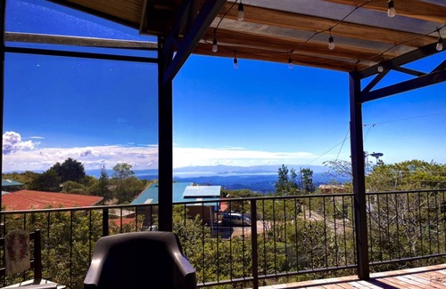 Monteverde Maison | Moni's House, Terraza con Espectacular Vista al Mar,