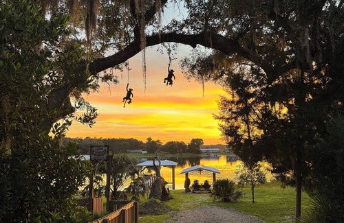Edgar Maison | Monkey Business – Private Lake, Dock, Stunning Views, Close to Gainesville UF