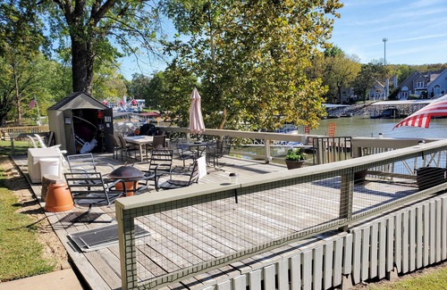 Afton Maison | Monkey Island, Afton, OK Grand Lake, Water Front, Boat Slip, No stairs, Pets Ok