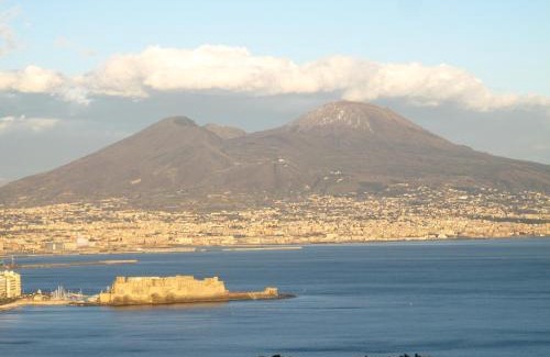 Naples Appartement | MONOCAMERA con TERRAZZOgiardino -STUDETTE -zona Panoramica POSILLIPO