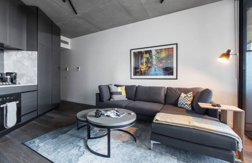 Collingwood Appartement | Monochrome and Matte Sophisticated Loft Living