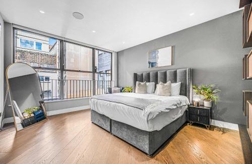 Moffat Maison | Monochrome Majesty - Soho - by Frankie Says