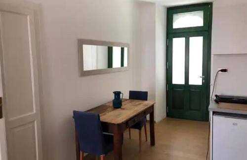 Lesa Appartement | Monolocale a Lesa - monolocale indipendente con divano letto e angolo cottura