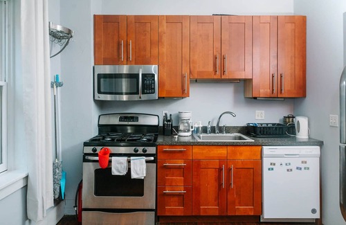 Allegheny-West Appartement | MONOPOLY - Prime-Location - Walkable - Sleeps 6