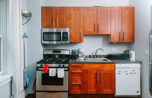 Allegheny-West Appartement | MONOPOLY - Prime-Location - Walkable - Sleeps 6