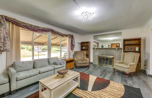 Monroeville Maison | Monroeville Vacation Rental about 3 Mi to Boyce Park!