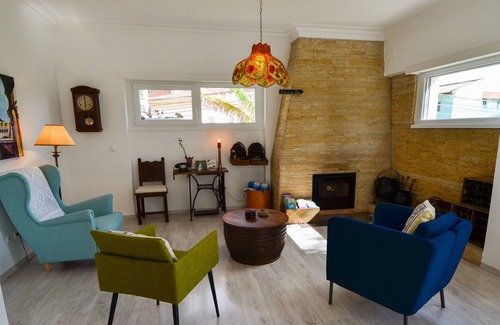 Algueirao - Mem Martins Lit Et Petit-Déjeuner | Suite Monserrate - Chambre + Salon (avec Canapé-Lit) + Salle de Bains Privative