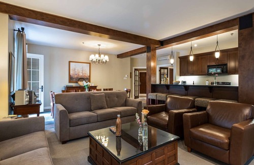 Mont-Tremblant Hôtel | Mont-Tremblant - Château Beauvallon - Suite de 4 Chambres à Coucher