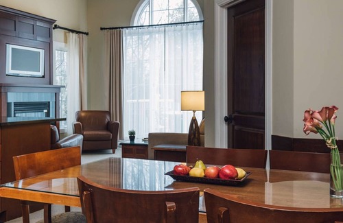 Mont-Tremblant Hôtel | Mont-Tremblant - Château Beauvallon - Suite de 3 Chambres à Coucher